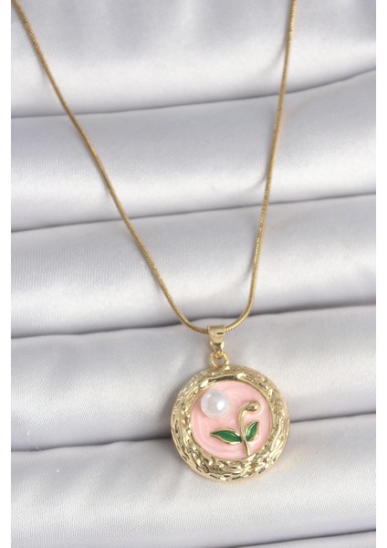 316L Çelik Gold Renk Zincir Pembe Çiçek Işlemeli Inci Detay Portre Model Kadın Kolye