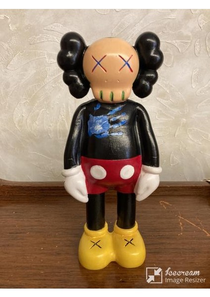 Kaws Küçük Ayakta fiyatları