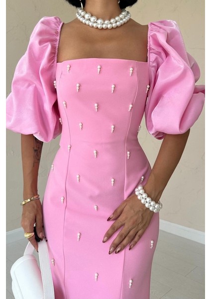 Pembe Işlemeli Kolu Garnili Elbise