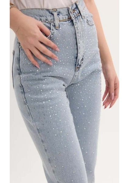 Taşlı Kadın Jean