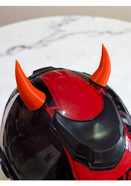 Motosiklet Kask Boynuzu | Şeytan Tüyü Değil, Direkt Boynuzu!