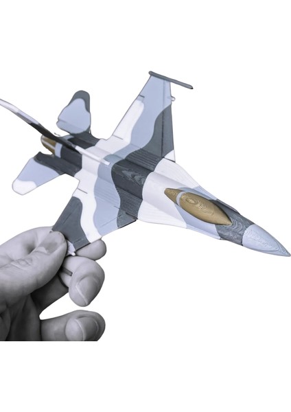 Model Uçak F-16 Savaşan Şahin