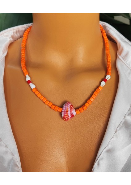 Turuncu Deniz Kabuklu Kadın Kolye