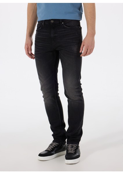 Normal Bel Slim Fit Siyah Erkek Denim Pantolon 50530597_HUGO 708 10268934 01 modelleri