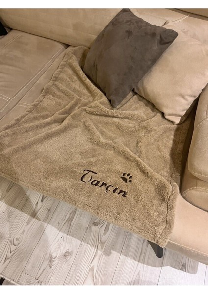 Luxury Isimli Kişiye Isme Özel Nakış Işlemeli Sütlü Kahve Kedi Köpek Battaniyesi Yıkanabilir Premium Peluş 1 Adet