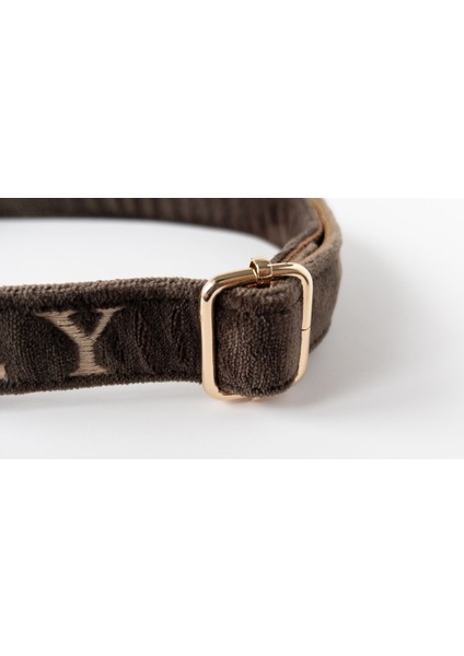 Luxury Köpek Isimli Nakışlı Kadife Tasma - Kişiselleştirilmiş ve Şık Dost Aksesuarı! 1 Adet modelleri