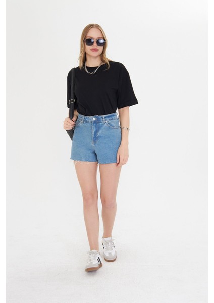 Kadın Siyah Yuvarlak Yaka Oversize Yandan Yırtmaçlı T-Shirt Tişört fırsatları