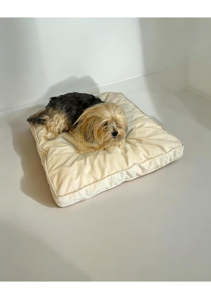 Luxury Pouchie White Kedi Köpek Minderi 65 x 65 cm 1 Adet