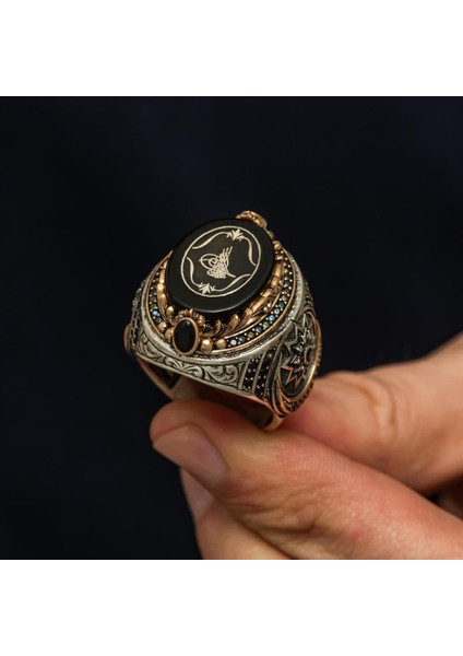 Fetih Koleksiyonumuzdan Tuğra Desenli 925 Ayar Erkek Gümüş Yüzük