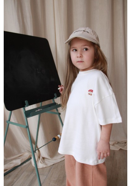 Mantar Nakışlı Oversize T-Shirt modelleri