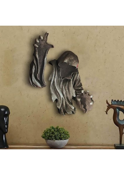 Gerilim Gece Gezgini Gotik Duvar Heykeli Narin Reçine Yunan B (Yurt Dışından)
