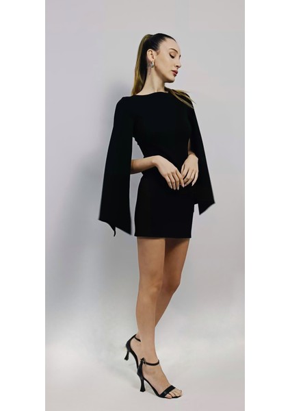 Pelerin Kollu Mini Elbise