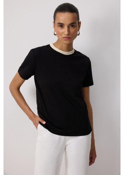 Ribana Yaka Kısa Kollu T-Shirt