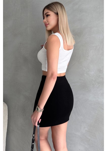 Siyah Beli Lastikli Yırtmaçlı Interlok Mini Etek