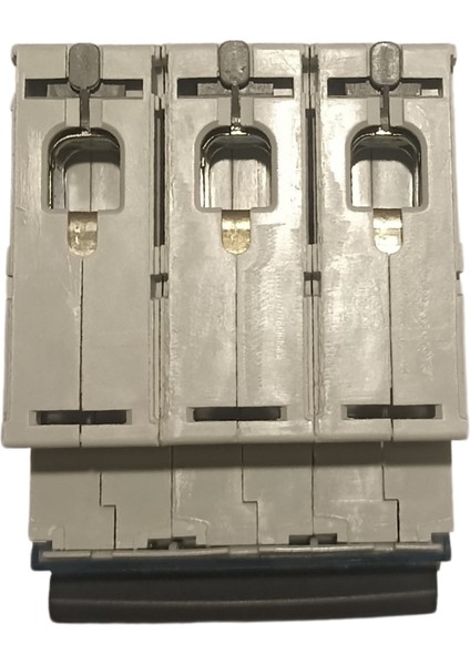 3 Kutuplu 400 V Xs3 Otomatik Sigorta 4500 - 4 033 48 fiyatları