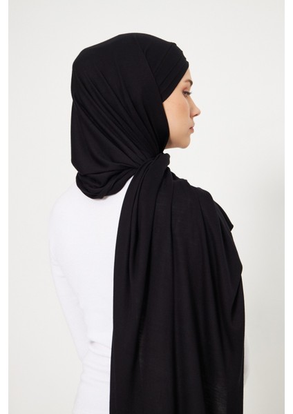 Üç Çapraz Dış Bone Hijab