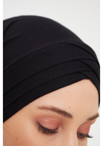 Üç Çapraz Dış Bone Hijab