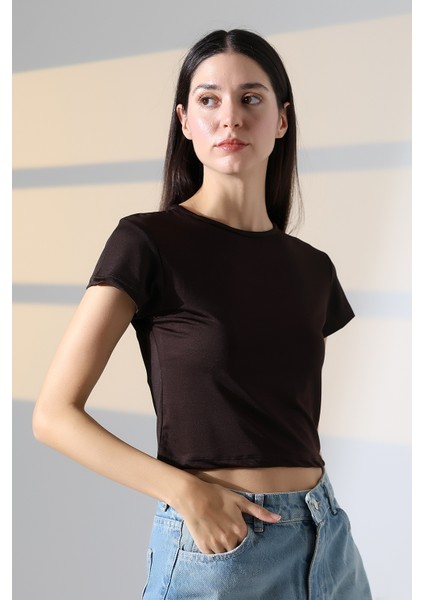 Soft Touch Bisiklet Yaka Kısa Kollu Crop Kesim Basic Düz Kadın T-Shirt 21974 Kahve fiyatları