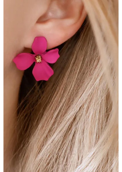 Zarif Çiçekli Çivi Küpe