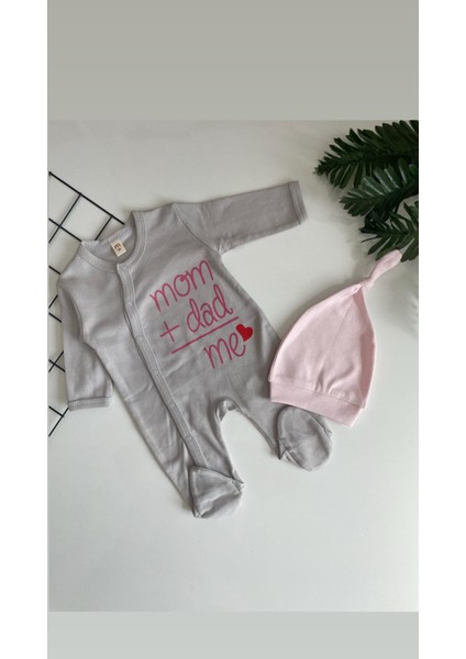 Mom Dad+Me Yazılı Kız Bebek Pudra ve Gri Şapkalı Tulum Set modelleri
