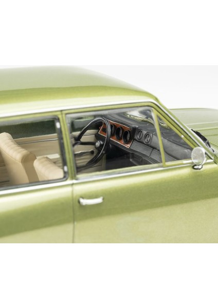 1:18 Touring Model 1972 Opel Kadett B Caravan Lemon Green