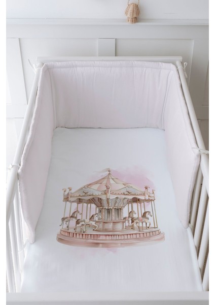 Bebek Başucu Koruyucu ve Baskılı Çarşaflı Uyku Seti - Royal Serisi - Pink Carousel