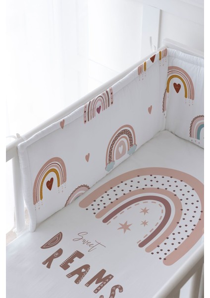 Bebek Başucu Koruyucu ve Baskılı Çarşaflı Uyku Seti - Iconic Serisi - Somon Yıldızlı Gökkuşağı fiyatları
