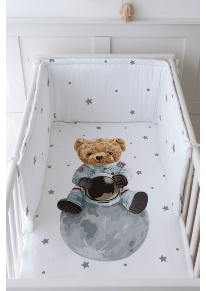 Bebek Başucu Koruyucu ve Baskılı Çarşaflı Uyku Seti - Iconic Serisi - Astronot Ayıcık
