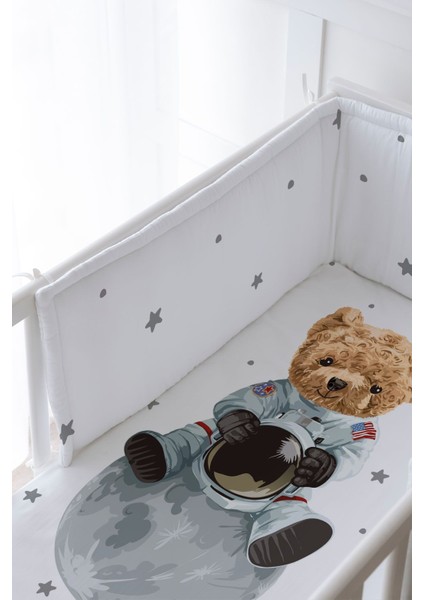 Bebek Başucu Koruyucu ve Baskılı Çarşaflı Uyku Seti - Iconic Serisi - Astronot Ayıcık fiyatları