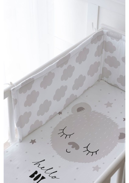 Bebek Başucu Koruyucu ve Baskılı Çarşaflı Uyku Seti - Iconic Serisi - Kahverengi Kulaklı Ayıcık fiyatları