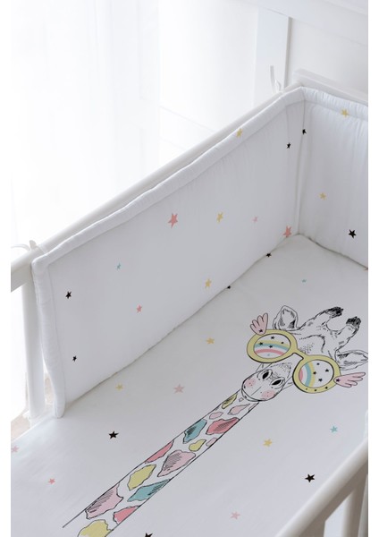 Bebek Başucu Koruyucu ve Baskılı Çarşaflı Uyku Seti - Iconic Serisi - Renkli Zürafa fiyatları