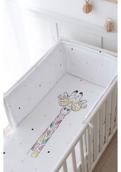 Bebek Başucu Koruyucu ve Baskılı Çarşaflı Uyku Seti - Iconic Serisi - Renkli Zürafa modelleri