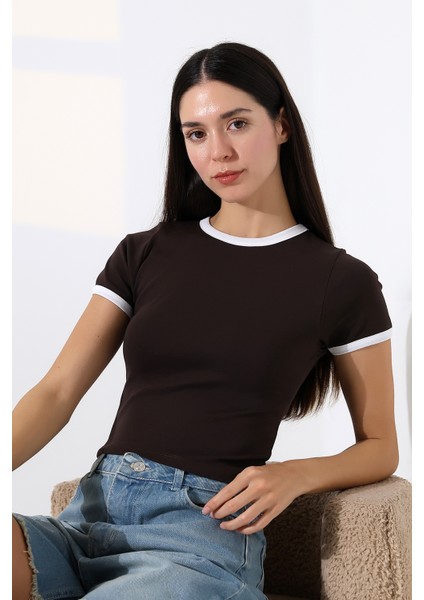 Penye Likralı Ribana Yakası ve Kol Ağzı Beyaz Biyeli Pamuklu T-Shirt 21832 Kahve fiyatları