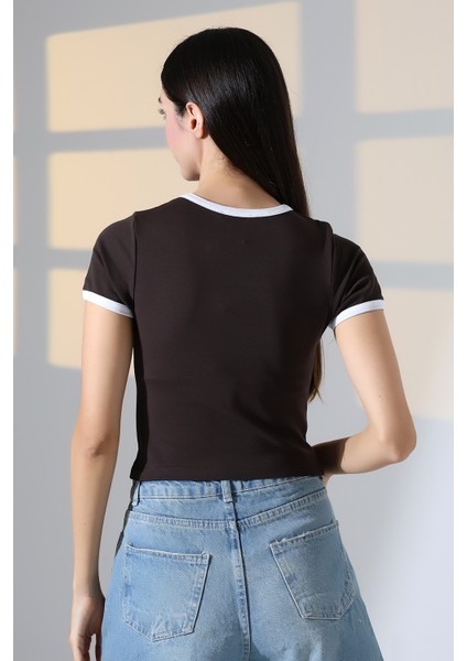 Penye Likralı Ribana Yakası ve Kol Ağzı Beyaz Biyeli Pamuklu T-Shirt 21832 Kahve fırsatları