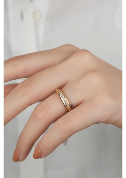 14 Ayar Altın Ortası Sıralı Taşlı Yüzük 518