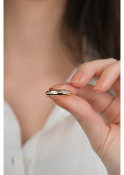 14 Ayar Altın Ortası Sıralı Taşlı Yüzük 518 fırsatları