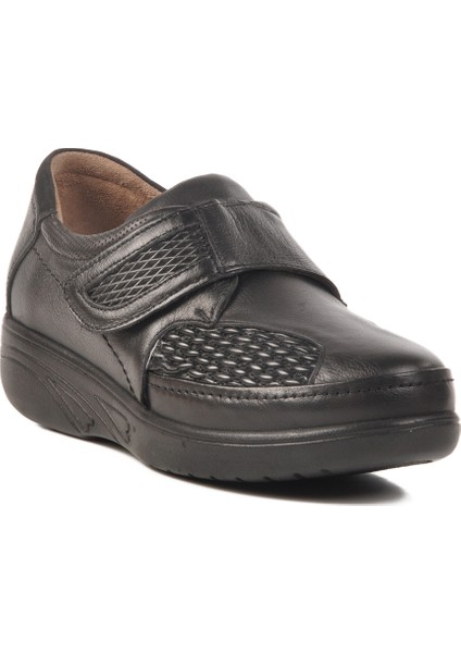 Siyah Deri Cırtlı Anatomik Kadın Casual Ayakkabı 42633 Z modelleri