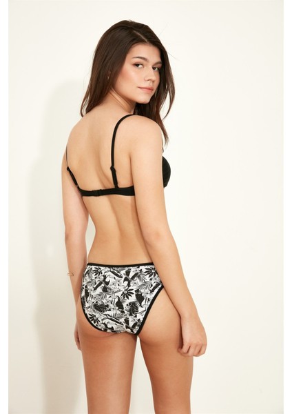 Bitişik Üçgen Bikini Takım 3112 Siyah/beyaz fırsatları