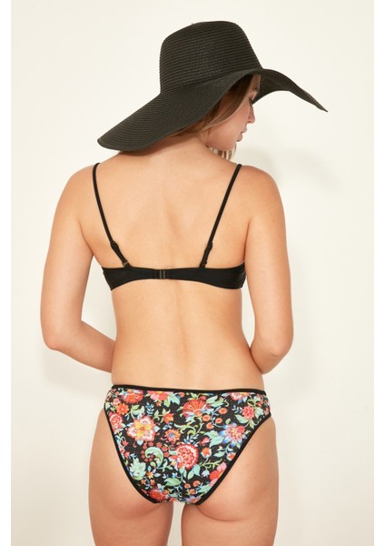 Bitişik Üçgen Bikini Takım 3112 Çok Renkli fırsatları