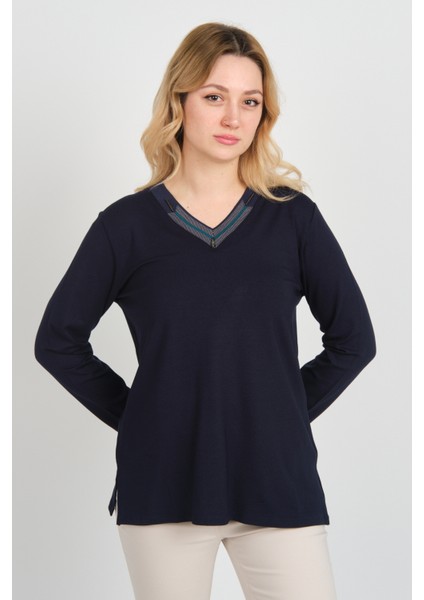 Kadın V Yaka ve Yakası Metal Aksesuarlı Uzun Kol Anne Bluz 5713 Lacivert modelleri
