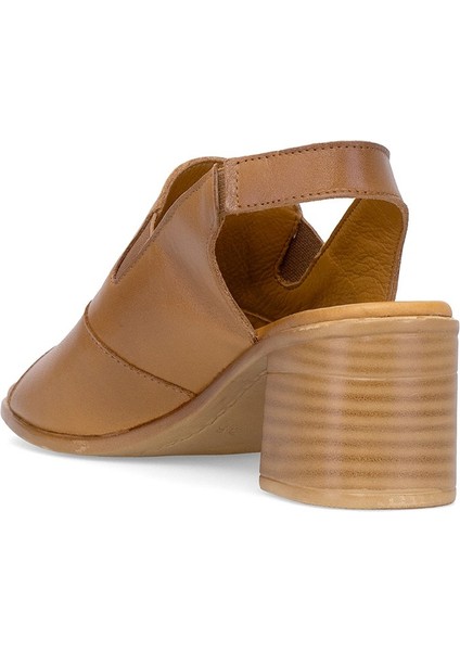 24381825Y Kadın Deri Topuklu Sandalet Siyah fırsatları