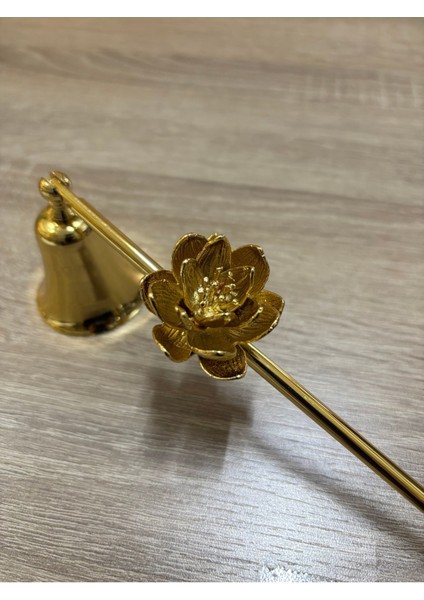 Luxury Nilüfer Çiçekli Mum Söndürücü-Gold 1 Adet
