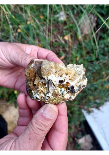 Luxury Akik Apofilit ve Zeolit Jeot Kütahyadan Nadir Koleksiyonluk Mineral Numune Doal Şifalı Taş Ev Dekoru 1 Adet fırsatları
