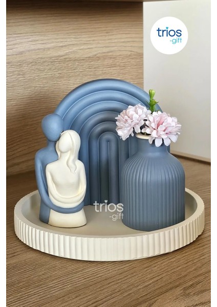 Luxury Trios Gift Dekoratif Obje-Sevgili Sarılan Çift- Vazo-Gökkuşağı Kemer-4 'lü Biblo Özel Set 1 Adet fiyatları