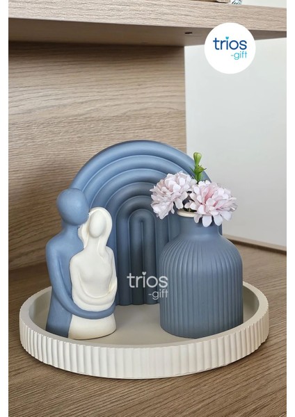 Luxury Trios Gift Dekoratif Obje-Sevgili Sarılan Çift- Vazo-Gökkuşağı Kemer-4 'lü Biblo Özel Set 1 Adet modelleri