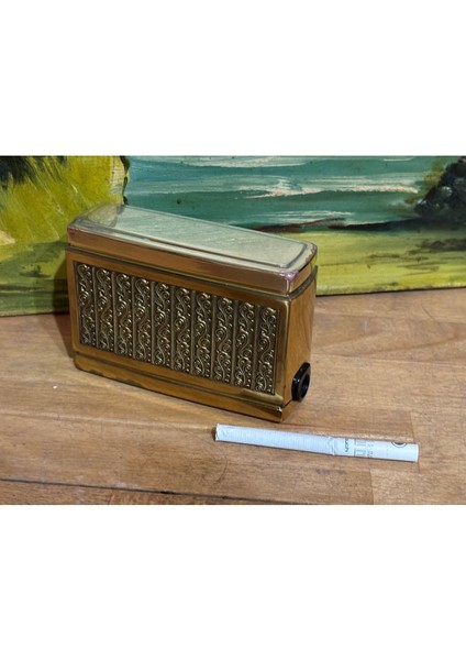 Luxury 1970'S Alman Pirinç Tekerlekli Otomatik Sigaralık - 10,5 cm x 7 cm x 3,5 cm Ölçülerinde 1 Adet