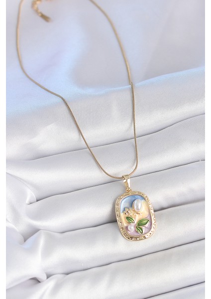 316L Çelik Gold Renk Zincir Mix Renk Mineli Inci Çiçek Işlemeli Portre Model Kadın Kolye fiyatları