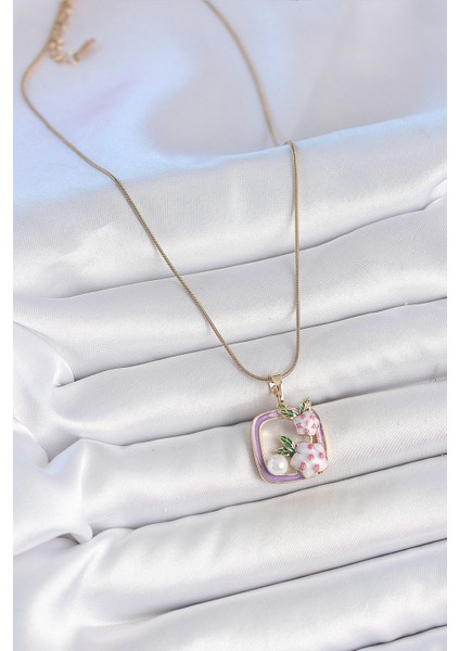 316L Çelik Gold Renk Zincir Mor Mineli Kare Model Çiçek Işlemeli Inci Detay Kadın Kolye fiyatları