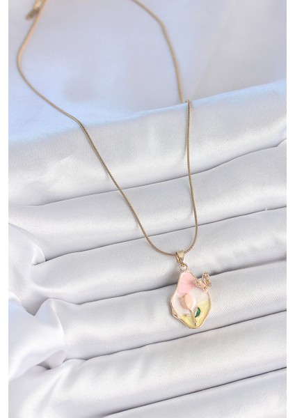 316L Çelik Gold Renk Zincir Damla Mix Renk Çiçek Işlemeli Kelebek Detay Portre Model Kadın Kolye fiyatları