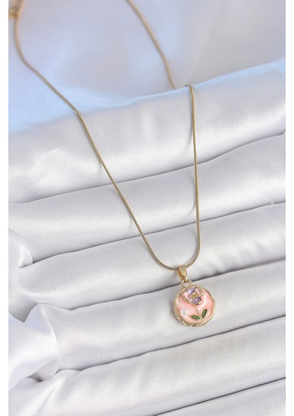 316L Çelik Gold Renk Zincir Pembe Minimal Çiçek Işlemeli Inci Detay Portre Model Kadın Kolye